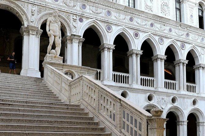 Venice Highlights: Doges Palace, St. Marks Basilica, and Walking Tour - T123 - Preparing for the Tour