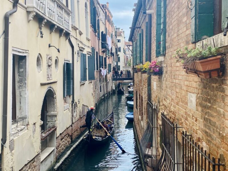 Venice: Jewish Ghetto and Cannaregio Food and Wine Tour - Visit Notable Landmarks
