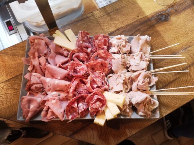 Venice: Jewish Ghetto and Cannaregio Food and Wine Tour - Sip Sparkling Wine