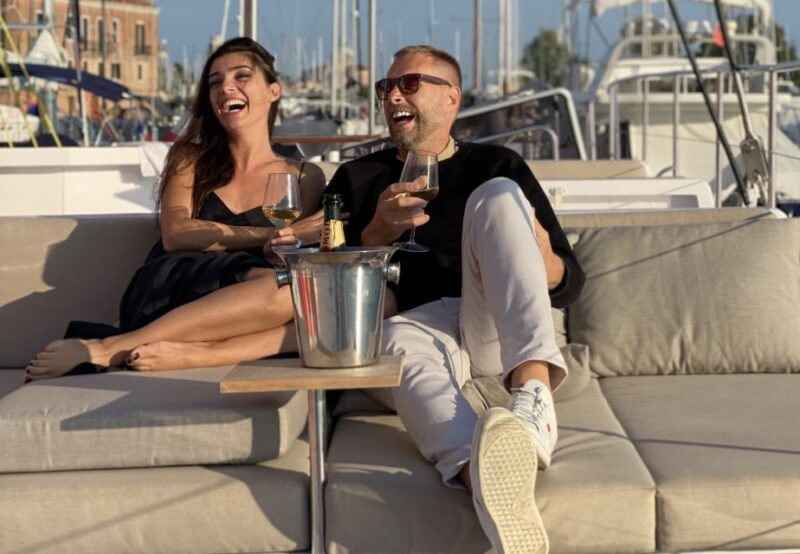 Venice: Lagoon Catamaran Tour With Classical Music & Drinks - Highlights of the Experience