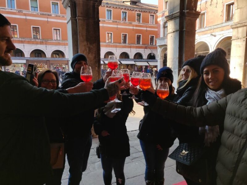 Venice: Local Fish Market With Cicchetti, Lunch, and Wine - Enjoy Cicchetti and Wine Bars