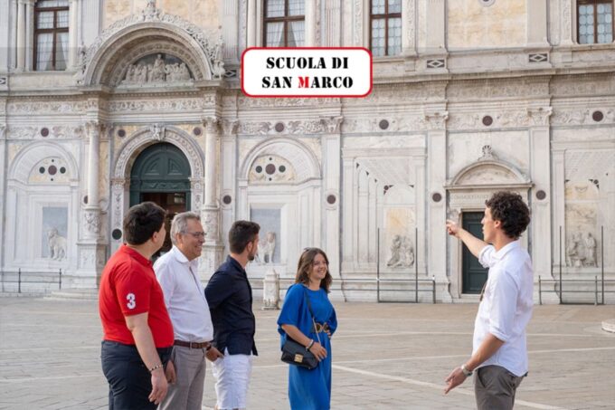 Venice: Medieval Guided Walking Tour & History Gallery Visit - Recommended Attire
