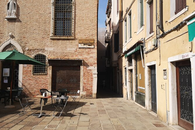 Venice: Mysterious Tales of Ghosts and Murders - Venetian Ghosts: Whispers From the Past