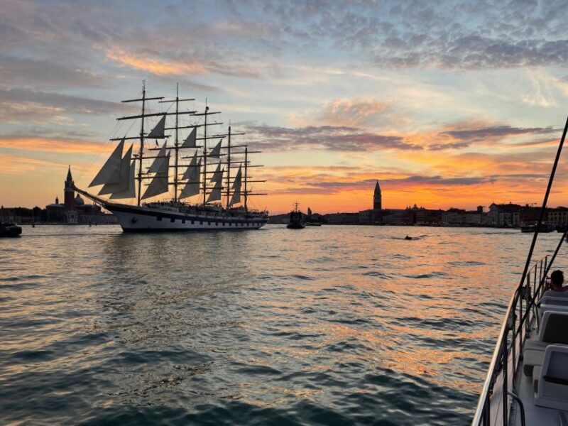 Venice: Night Catamaran Cruise of the Lagoon - Included Drinks and Meals