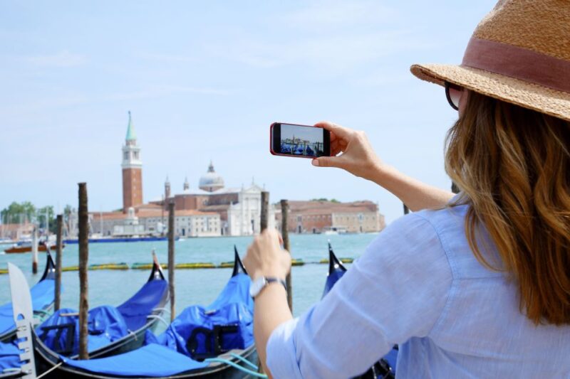 Venice: Off the Beaten Path Private Gondola Ride - Gondolier Expertise