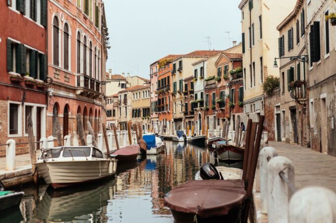 Venice: Off the Beaten Track Private City Tour - Exploring Local Lifestyle and Culture