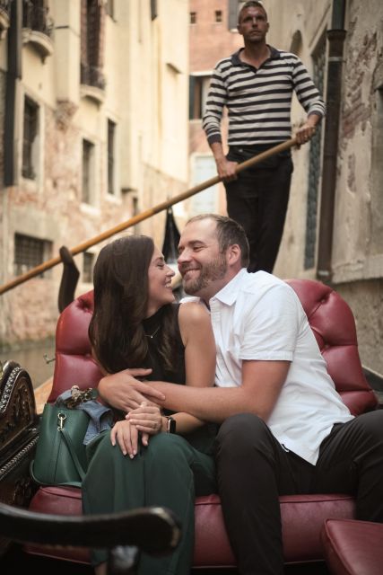 Venice: Photo Shoot in the Most Beautiful Place & Gondola - Customization Options