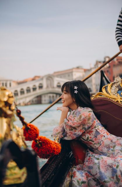 Venice: Photoshoot in Iconic Locations With Photographer - Highlights and Activities