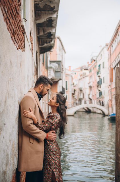 Venice: Photoshoot in Iconic Locations With Photographer - Frequently Asked Questions