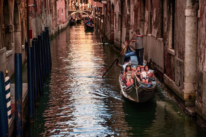 Venice: Private 1-Hour Gondola Tour - Customer Reviews Summary