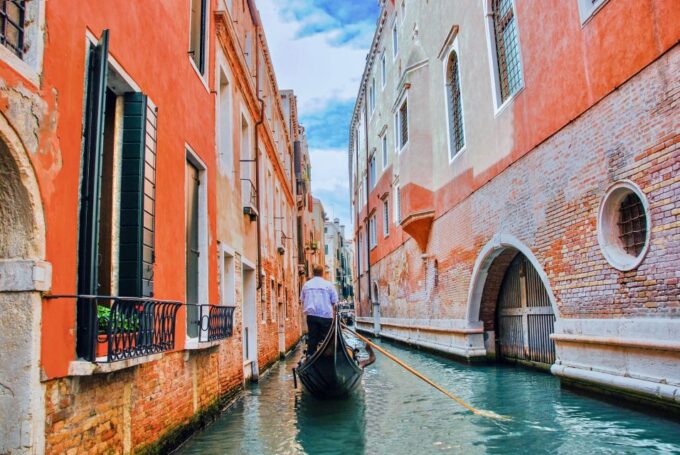 Venice: Private 1-Hour Gondola Tour - Gondola Ride Duration