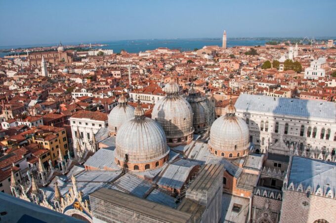 Venice: Private 2-Hour Walking Tour - Navigating the Venetian Lagoon