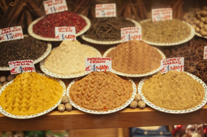 Venice: Private Food Tour – 10 Tastings With Locals - Knowledgeable Guides