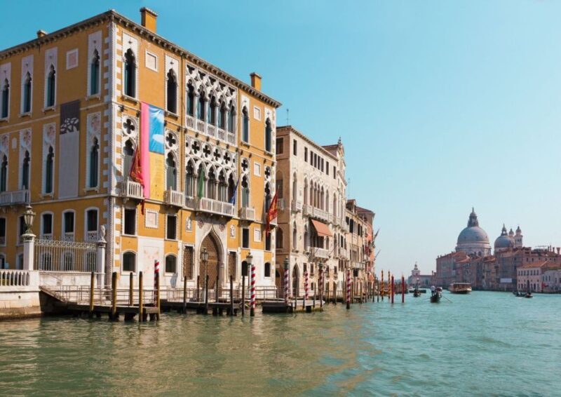 Venice: Private Gondola Cruise for up to 5 Passengers - Booking Information