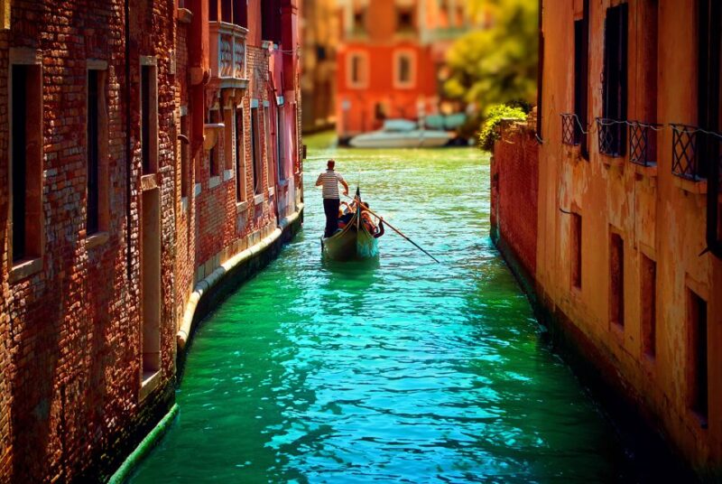 Venice: Private Gondola Cruise for up to 5 Passengers - Customer Feedback