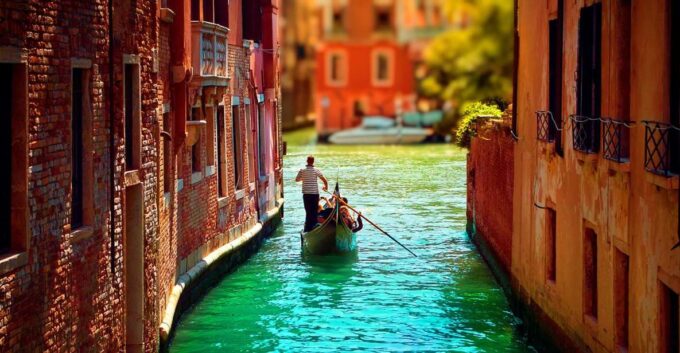 Venice: Private Gondola Cruise for up to 5 Passengers - Frequently Asked Questions