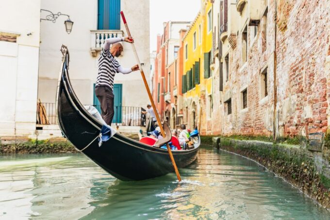 Venice: Private Gondola Ride Along Grand Canal - Frequently Asked Questions