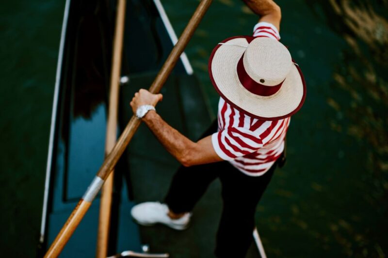 Venice: Private Gondola Ride - Gondola Ride Experience