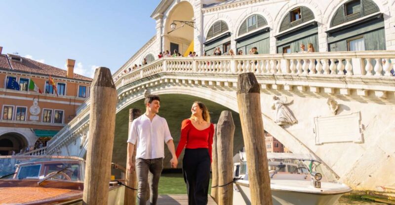 Venice: Professional Photoshoot at the Rialto Bridge - Highlights and Features of the Photoshoot