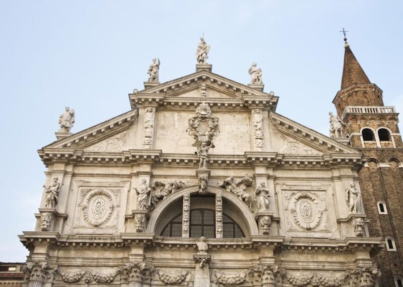 Venice: Rialto Bridge & Offbeat Unusual Venice Walking Tour - Tour Features and Group Options