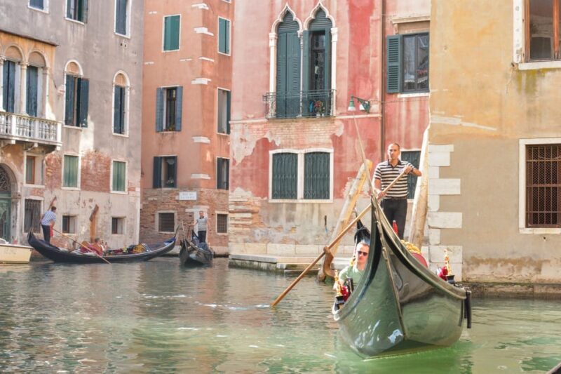 Venice: Rialto Bridge & Offbeat Unusual Venice Walking Tour - Tips for an Enjoyable Tour