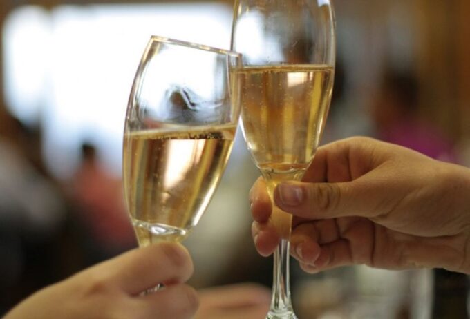 Venice: Rialto Market & Cicchetti Experience - Tasting Venetian Cicchetti