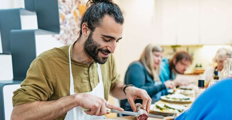 Venice: Rialto Market Tour, Cooking Class, and Lunch - Instructor and Class Environment