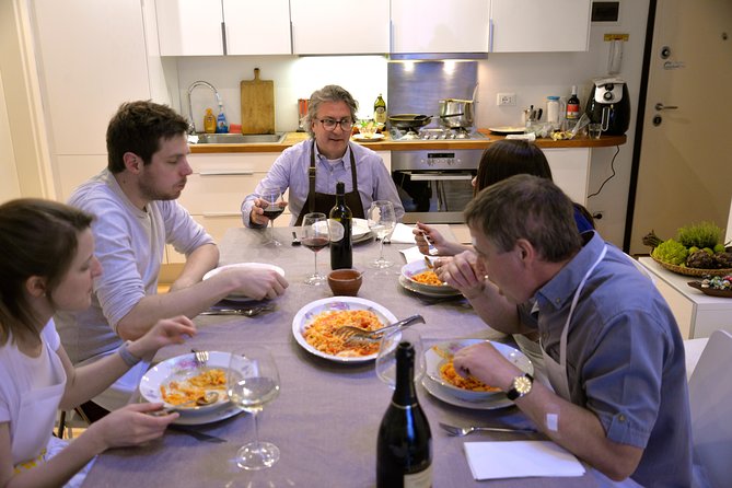 Venice: Rialto Market Tour, Hands-On Cooking Class & Lunch - Exploring the Rialto Market