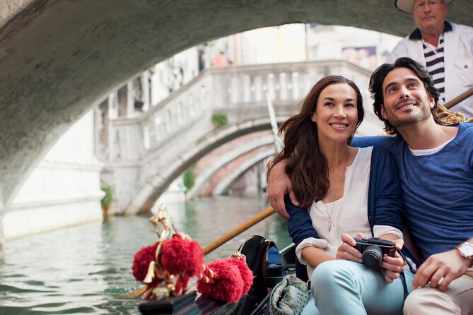 Venice: Romantic Sunset Gondola Ride - Tour Considerations and Limitations