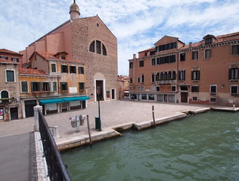 Venice: Sightseeing Tour With a Local Guide - Since Your Asked