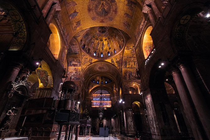 Venice: St Marks Basilica After-Hours Tour With Optional Doges Palace - Wandering the Doges Apartments
