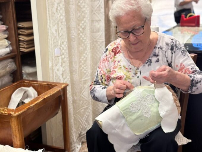 Venice: St Marks, Doges Palace, Murano & Burano Day Tour - Key Inclusions