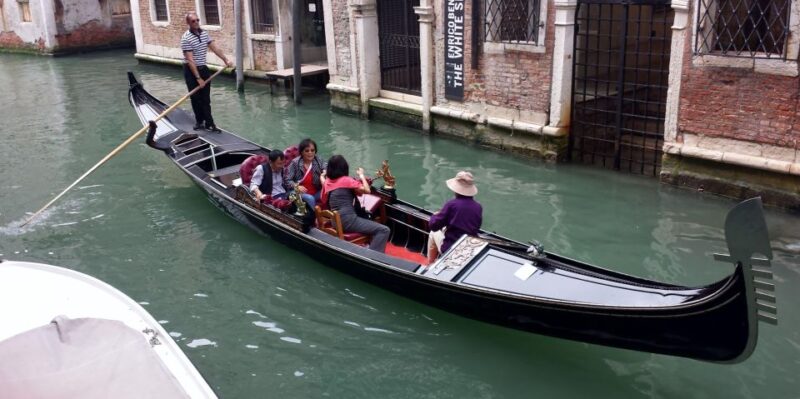 Venice: St Marks Highlights Lunch & Gondola - Explore St. Marks Basilica