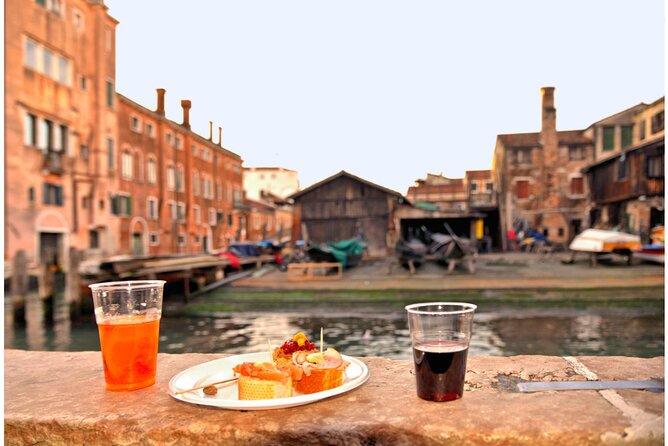 Venice Street Food Tour: Cicchetti & Spritz With Local Guide - Guide Expertise