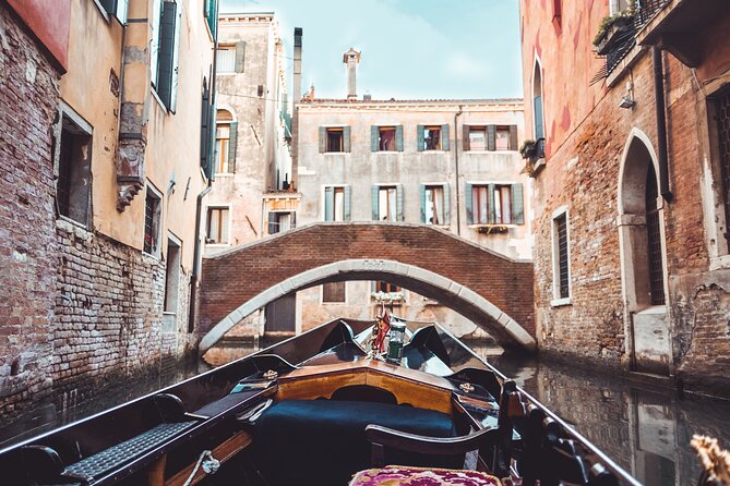 Venice: Sunset Gondola Ride & Guided Walking Tour - Language Services Available