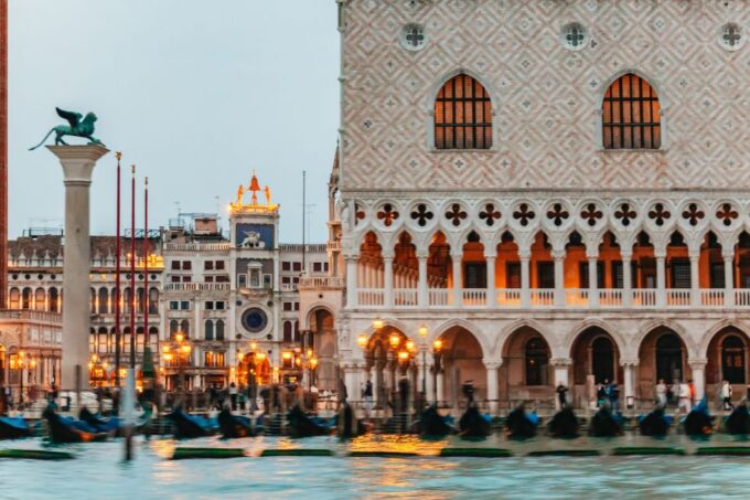 Venice: The Ghost & Legends Walking Tour - Venetian Superstitions and Legends