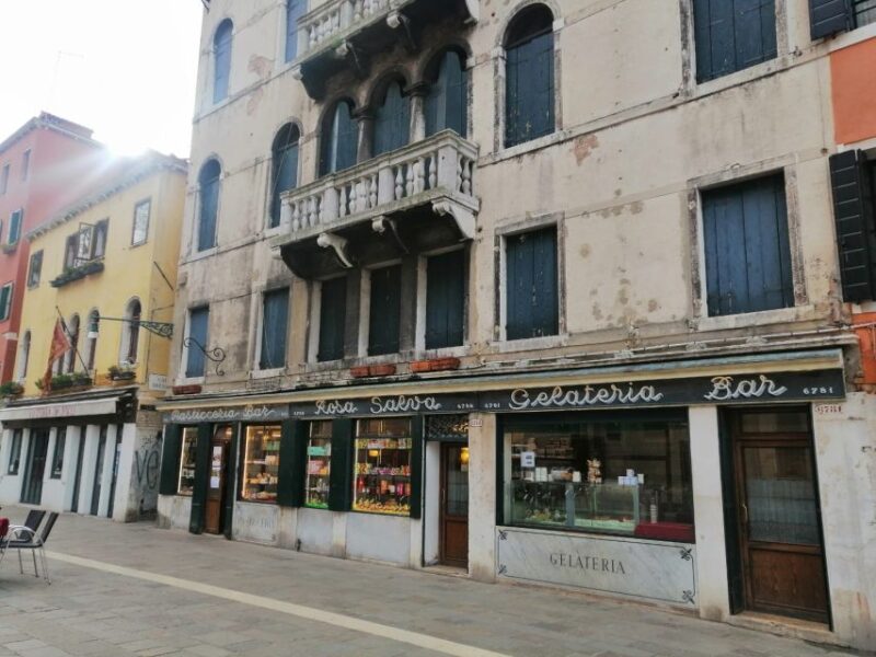 Venice: Traditional Cafés and Pastry Shops Walking Tour - Tour Experience and Highlights