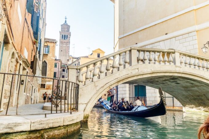 Venice: Traditional Shared Gondola Ride - Frequently Asked Questions