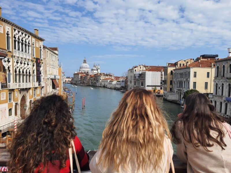 Venice: Walking Guided Tour of the City Must-See Sites - Discovering the Charm of Venice