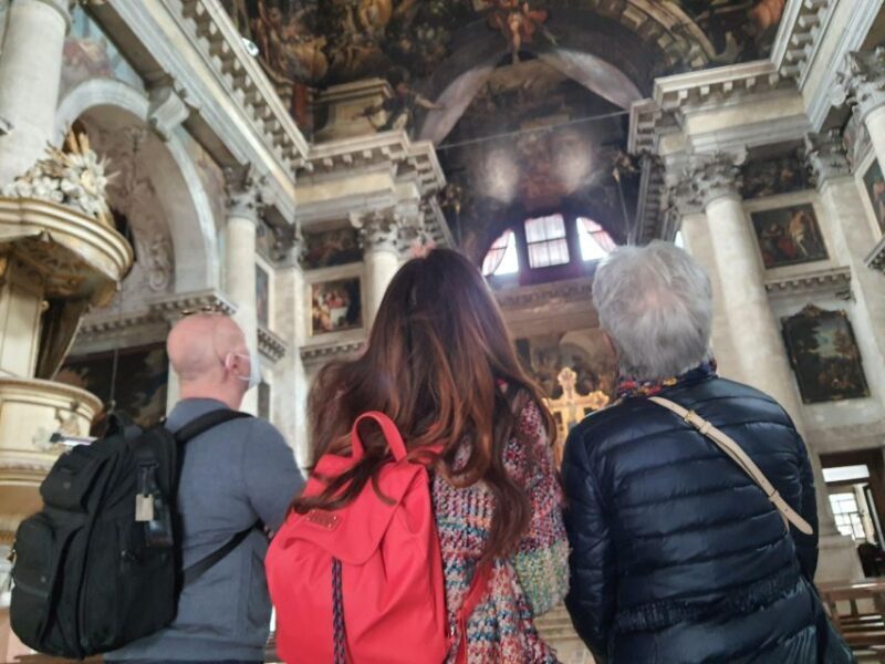 Venice: Walking Guided Tour of the City Must-See Sites - The Role of a Local Guide