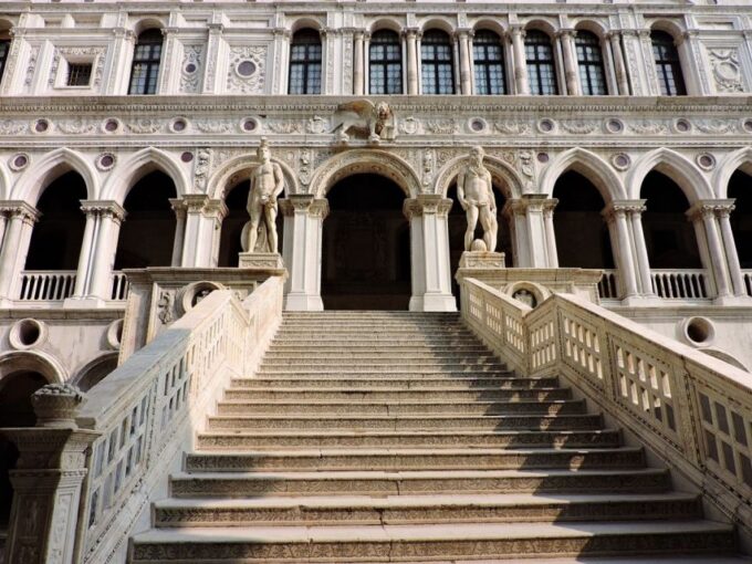 Venice Walking Tour and Doges Palace Guided Visit - Meet the Tour Guide