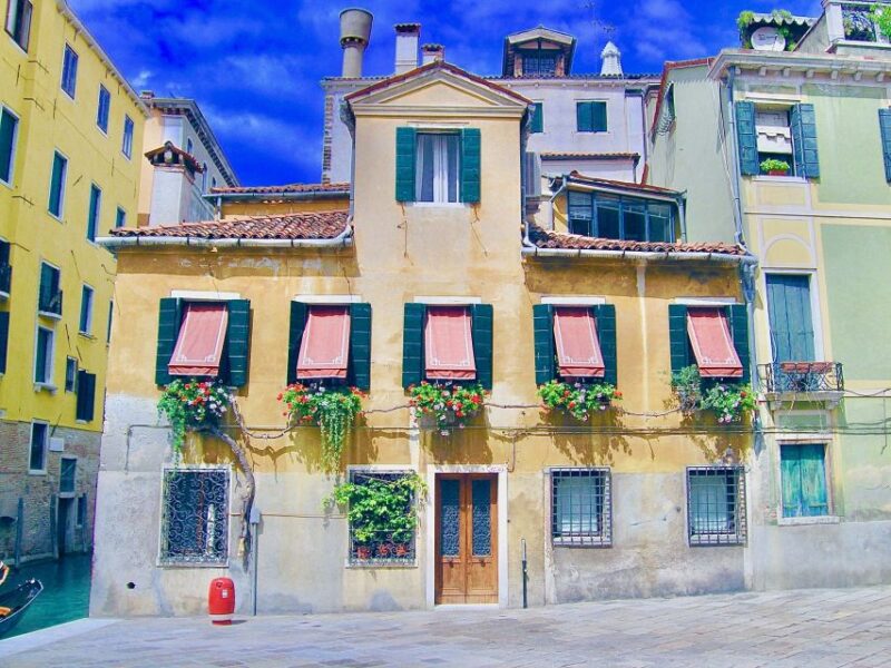 Venice: Walking Tour & Gondola Ride - Gondola Ride Experience