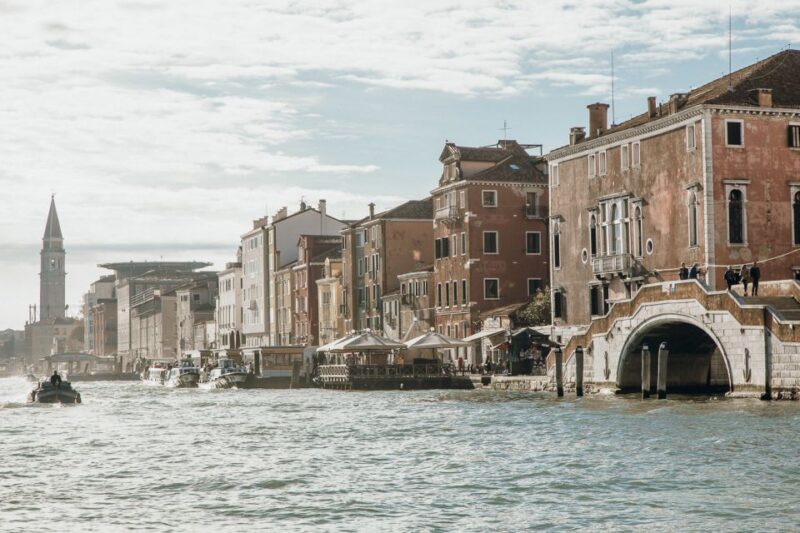 Venice:Half Day Islands Tour & Secret Vineyard Wine Tasting - Venetian Lagoon Boat Cruise