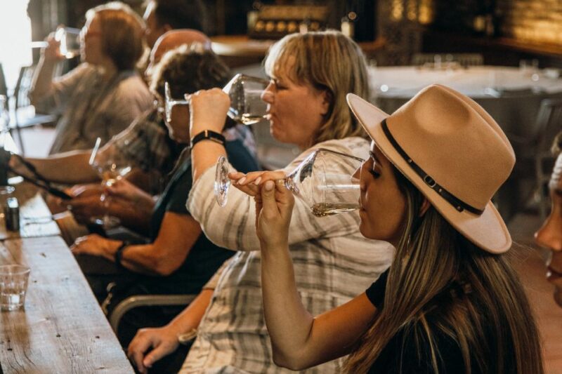 Venice:Half Day Islands Tour & Secret Vineyard Wine Tasting - Burano Island