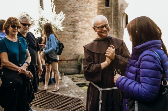 Venice:Half Day Islands Tour & Secret Vineyard Wine Tasting - Murano Island