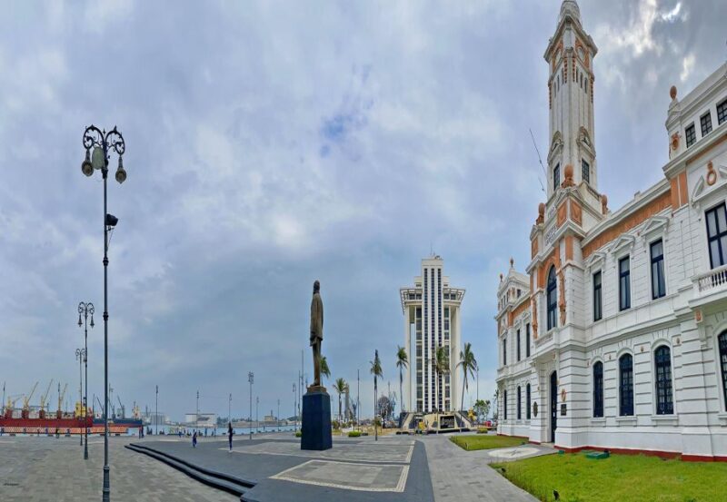 Veracruz: Panoramic Sightseeing City Tour and Aquarium - Operating Hours and Duration