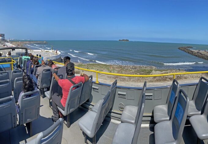 Veracruz: Sightseeing City Tour and Wax & Ripley's Museums - Panoramic Bus Ride