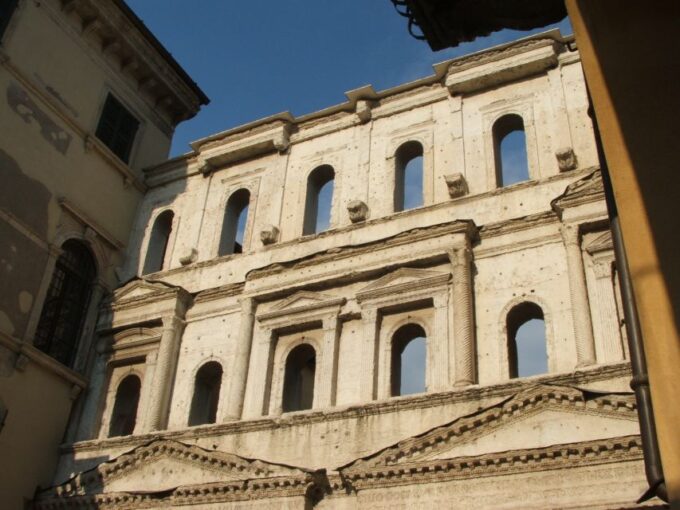 Verona: 3-Hour Guided Walking Tour - Explore Veronas History