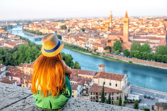 Verona Arena and Historic Highlights: A Guided Walking Tour - Admire the Scaliger Castle