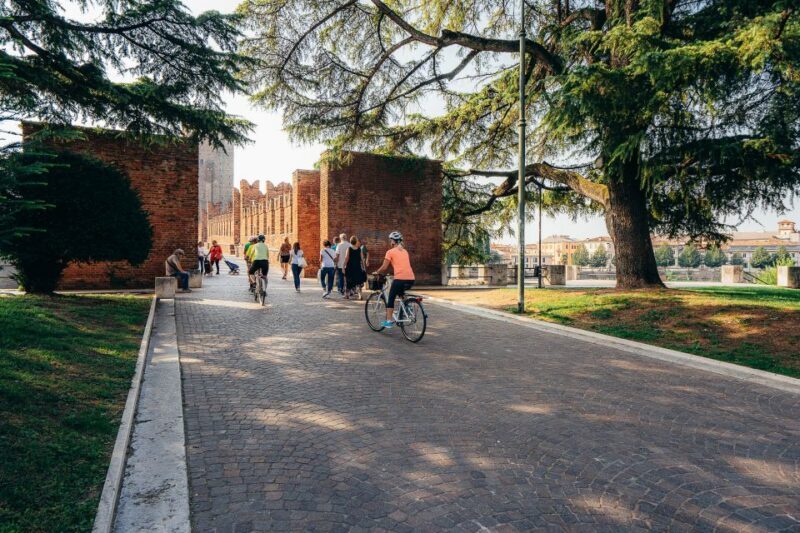 Verona: Classic and Hidden Gems Bike Tour - Customer Feedback and Ratings